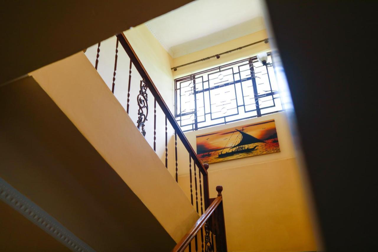 White House Of Tanzania Hostel Arusha Exterior photo